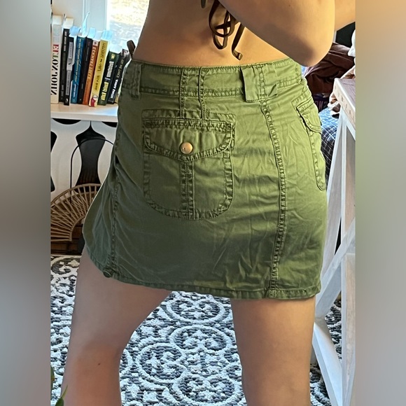 y2k vintage green cargo mini skirt ✨ - Picture 2 of 3